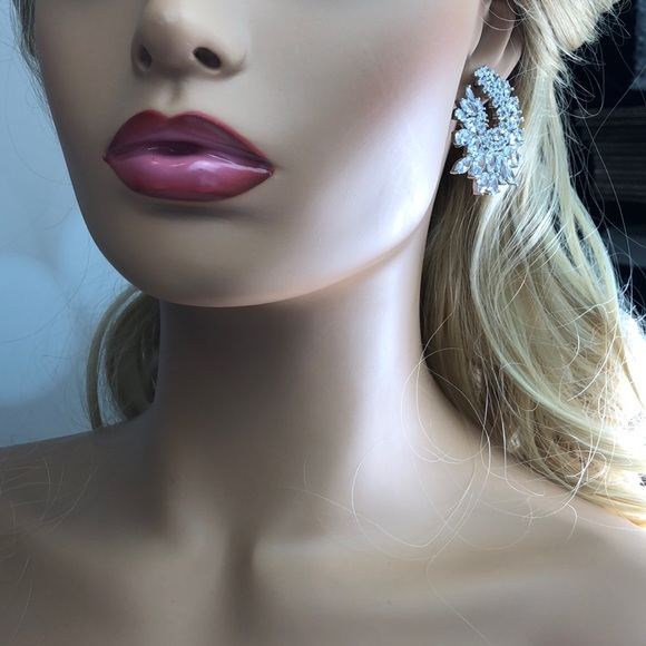 Bridal hoop diamond crystal earrings - Picture 6 of 8